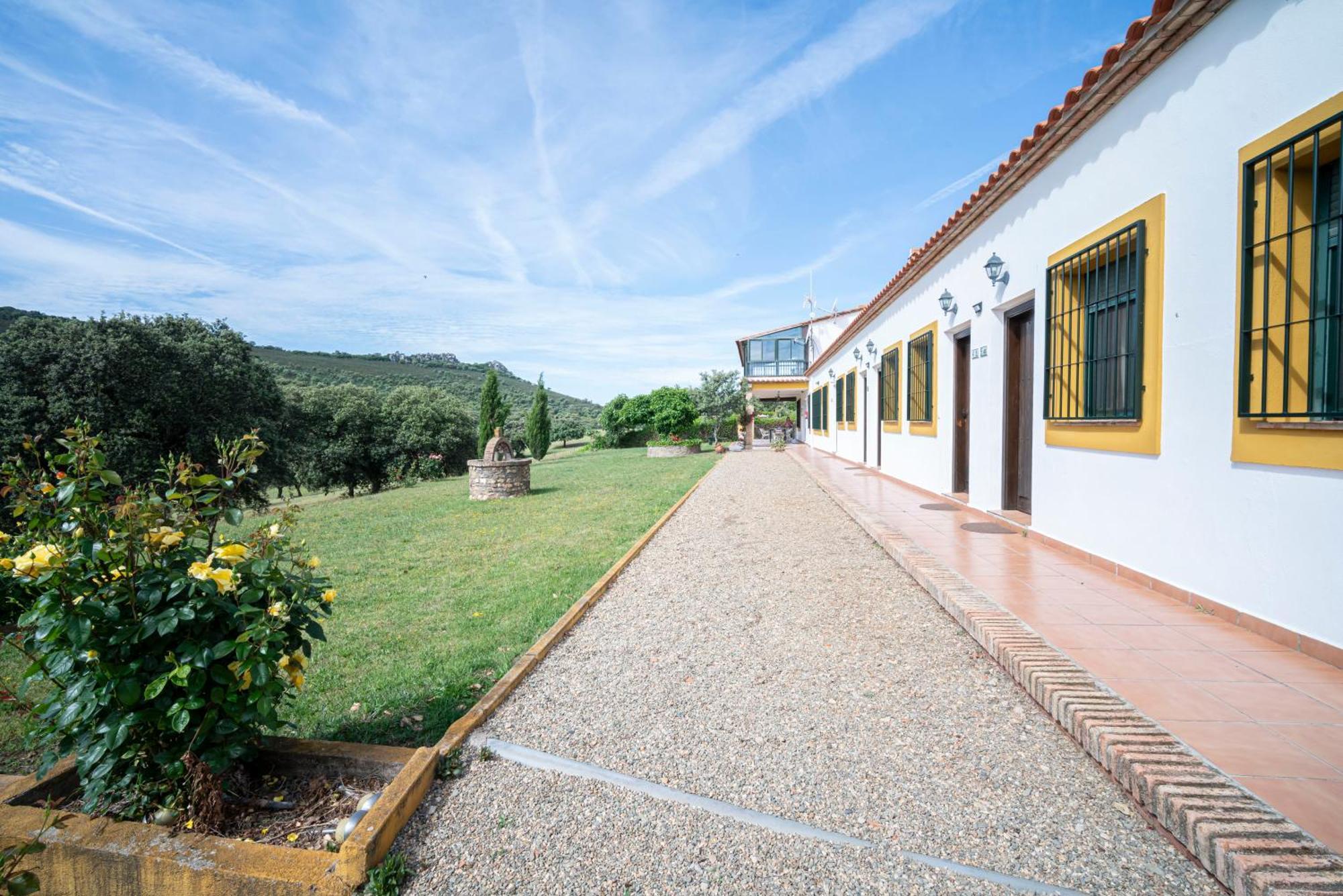 Casa Rural La Sierra De Monfraguee Малпартида де Пласенсия Екстериор снимка