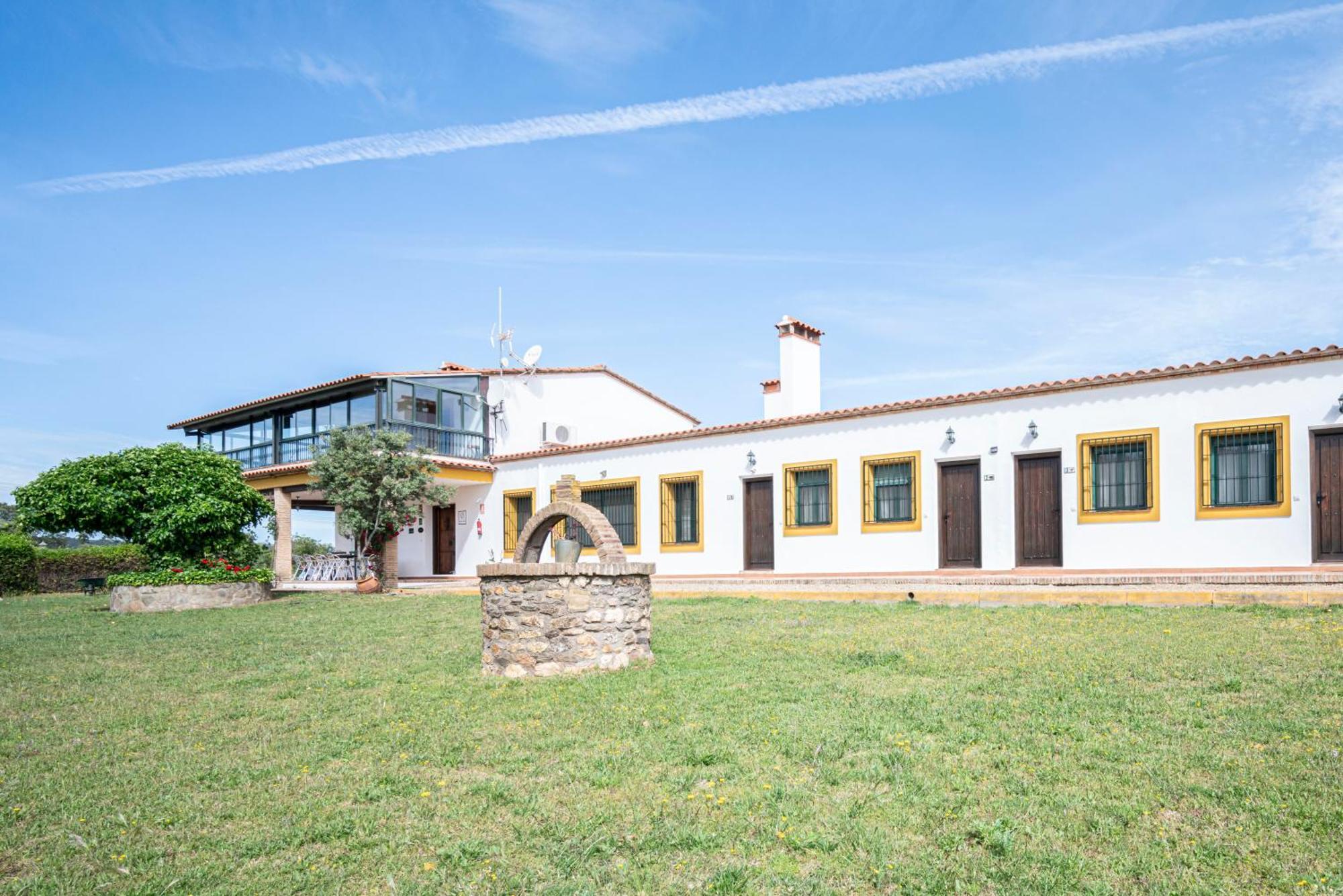 Casa Rural La Sierra De Monfraguee Малпартида де Пласенсия Екстериор снимка